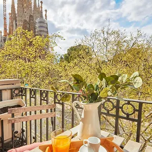 Bbarcelona Sagrada Familia Garden , Barcelona Spain